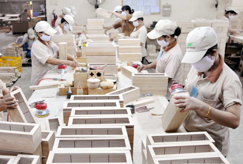 10 Nữ làm ép nhựa tại Aichi tháng10/2014